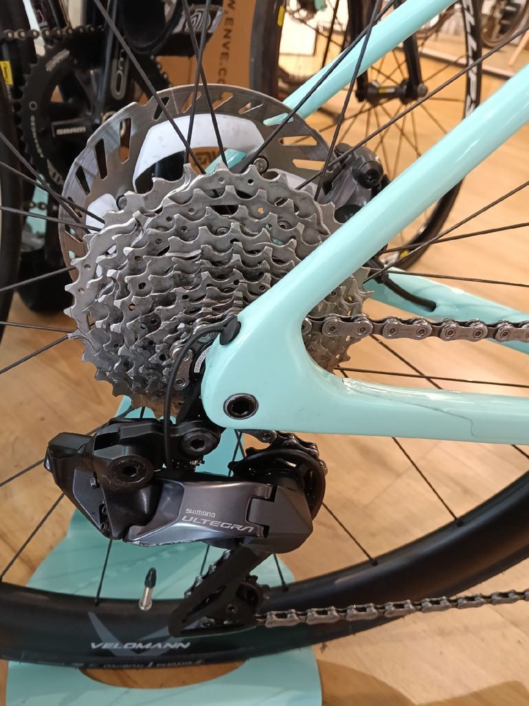Used Bianchi Specialissima COMP Ultegra Di2 2024 2024 Road & Gravel, Green — image 11 of 12