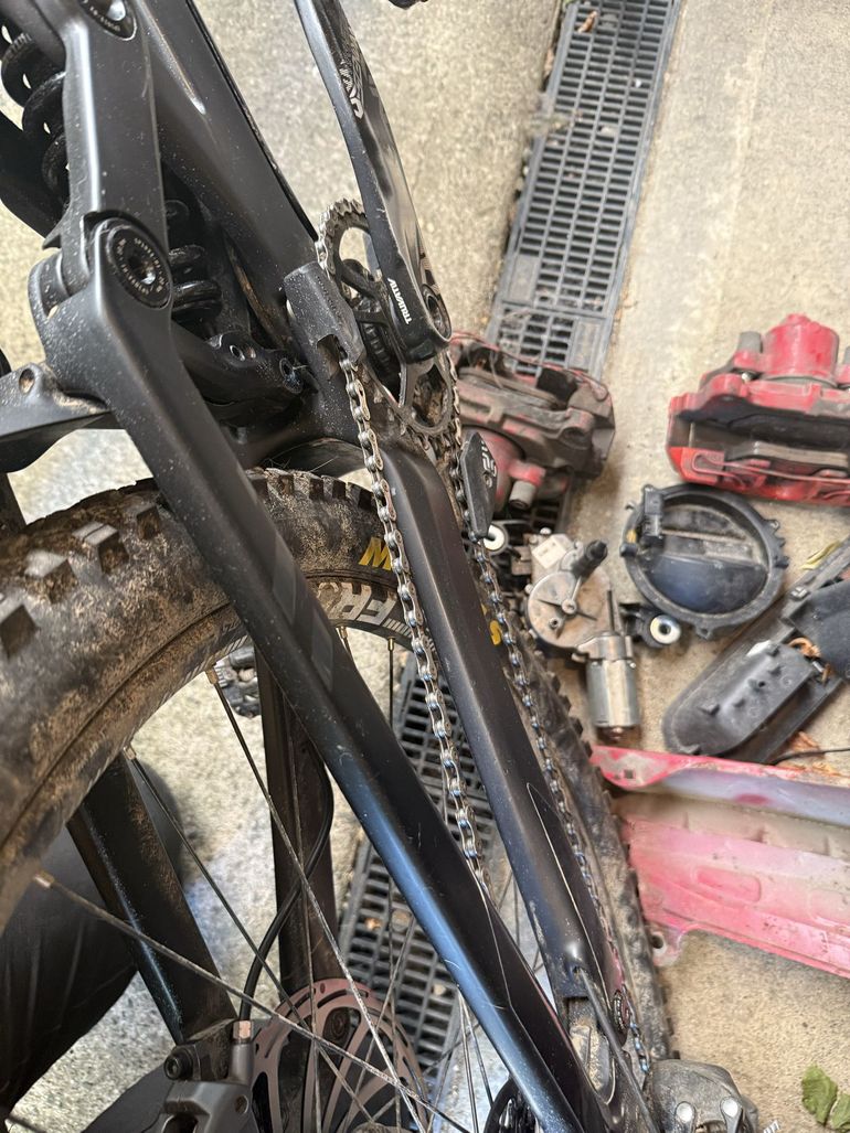 Used Canyon Sender CFR 29 Underdog 2024 2024 Mountainbike, Black, 29 — image 10 of 11