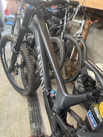 Used Canyon Sender CFR 29 Underdog 2024 2024 Mountainbike, Black, 29 — image 9 of 11
