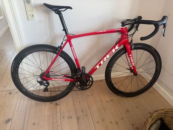 Used Trek Émonda SLR 6 (H1 fit) 2017 2017 Road & Gravel, Red — image 8 of 11