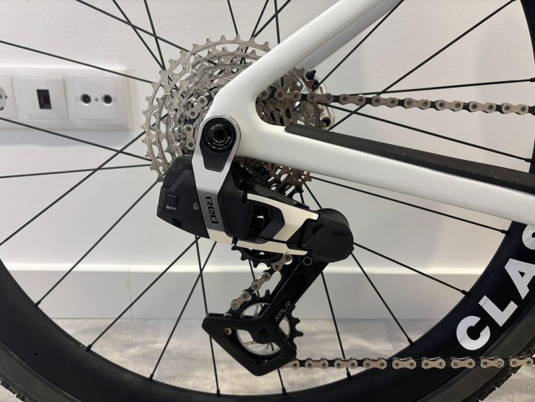 Used Rose Backroad SRAM Red eTap AXS 2025 Road & Gravel, White — image 8 of 11