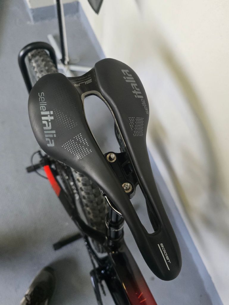 Used Orbea Orbea Alma M25 Carbon 2021 Mountainbike, Black — image 7 of 18