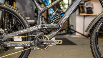 Used YT Industries Tues CORE 2 27 2024 2024 Mountainbike, Light Gray, 27.5 — image 9 of 9