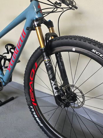 Used Specialized Epic Hardtail Expert 2019 2019 Mountainbike, Azul — image 2 of 3