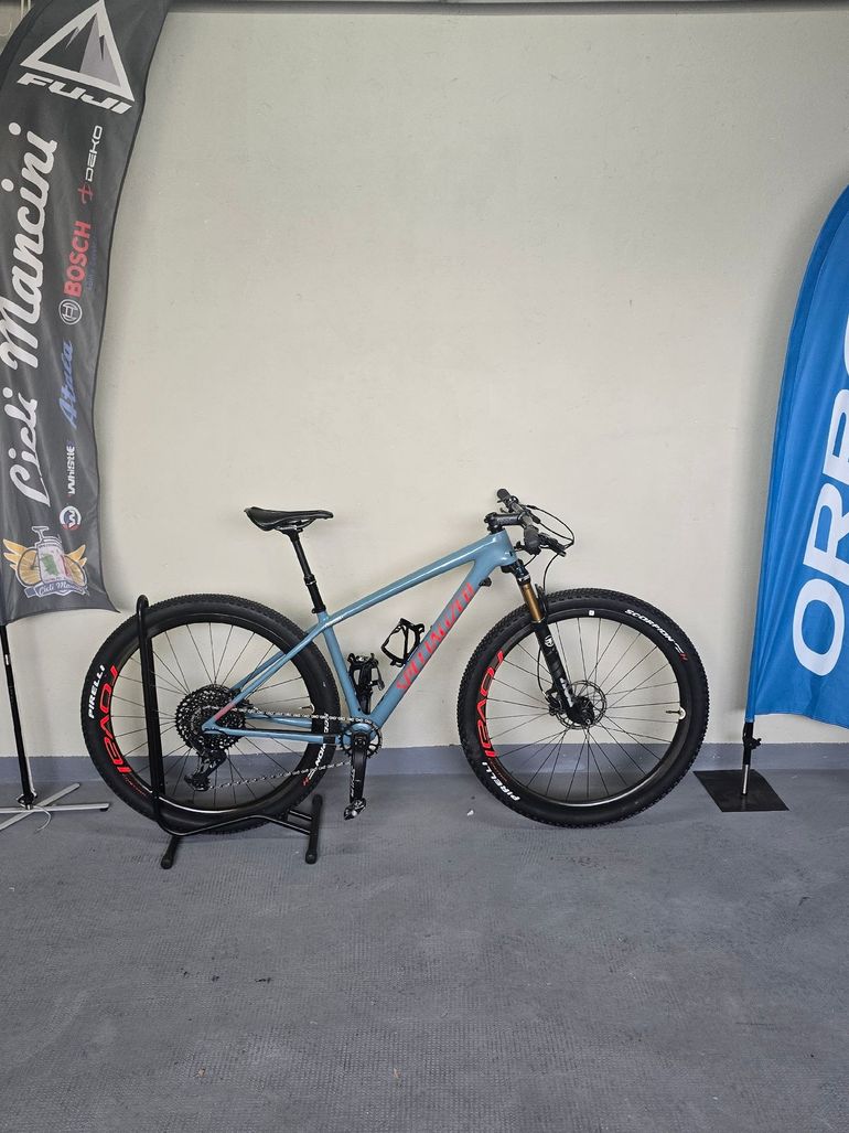 Used Specialized Epic Hardtail Expert 2019 2019 Mountainbike, Azul — image 1 of 3