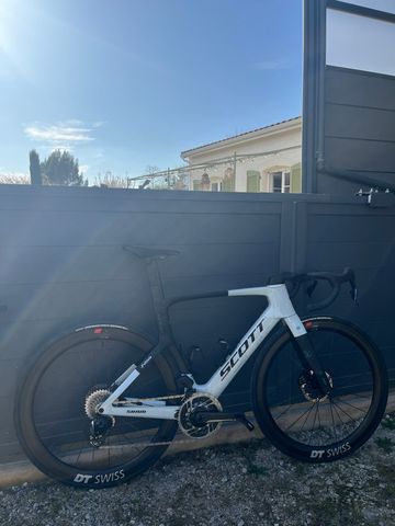 Używany Scott Foil SRAM Force eTap AXS 2026 Road & Gravel — zdjęcie 2 z 3
