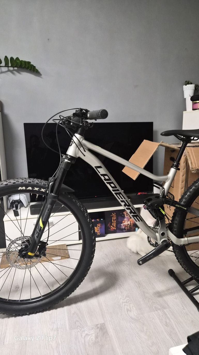 Used Lapierre Zesty TR 3.9 2023 2023 Mountainbike, Light Gray, 29 — image 1 of 4