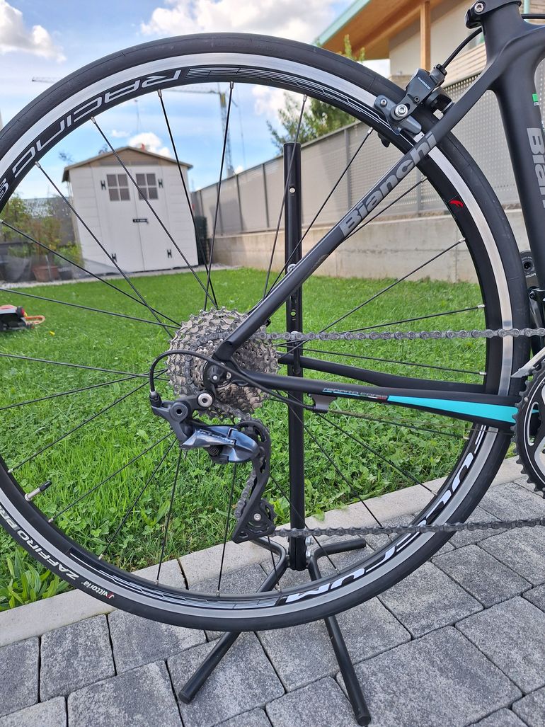 Used Bianchi Intenso Dama Ultegra 2018 2018 Road & Gravel, Black — image 7 of 9