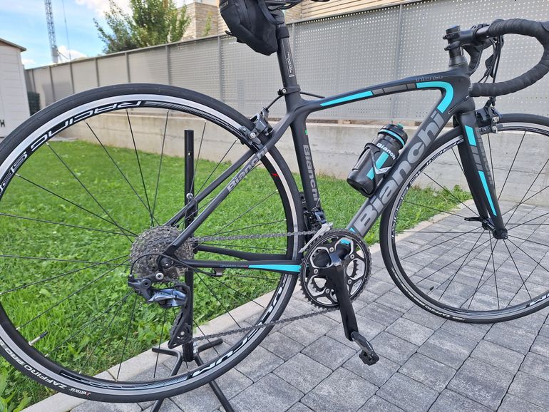 Used Bianchi Intenso Dama Ultegra 2018 2018 Road & Gravel, Black — image 3 of 9