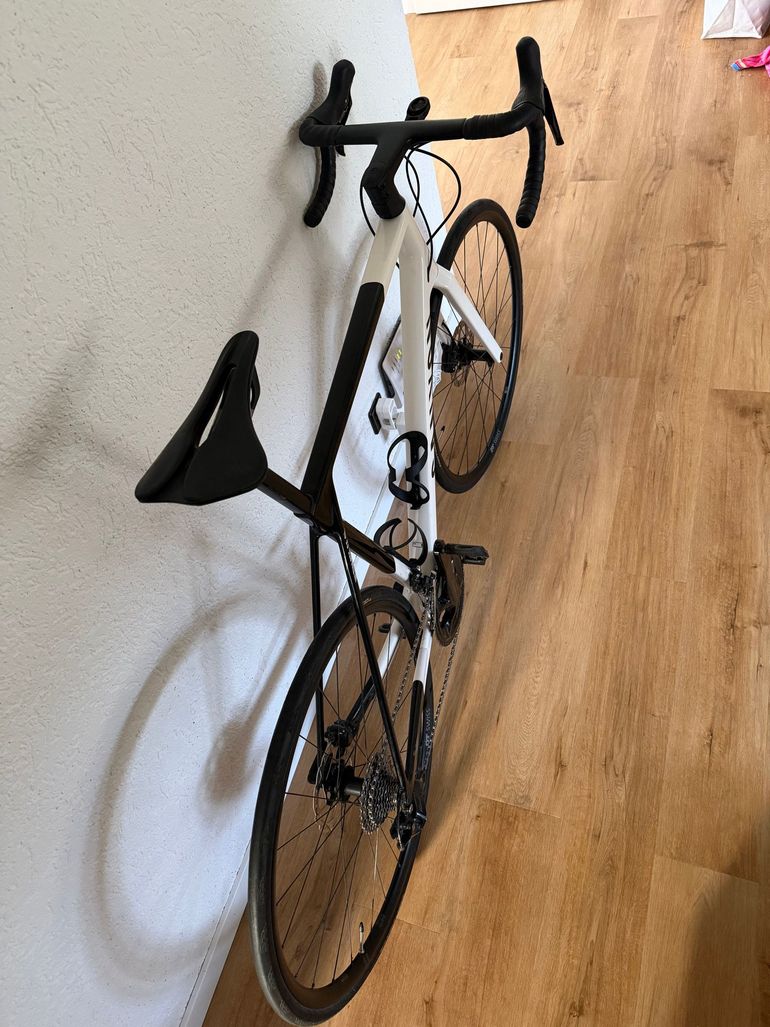 Used Canyon Ultimate CF SL 7 2024 2024 Road & Gravel, White — image 5 of 5