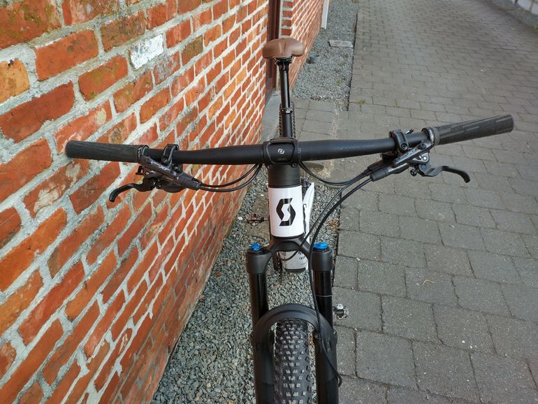 Used Scott Spark RC Pro 2022 2022 Mountainbike, White — image 4 of 10