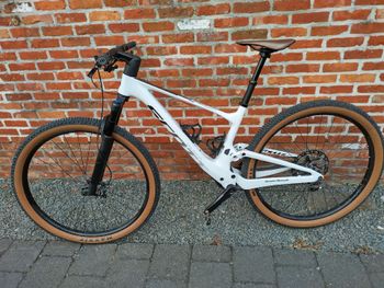 Used Scott Spark RC Pro 2022 2022 Mountainbike, White — image 2 of 10