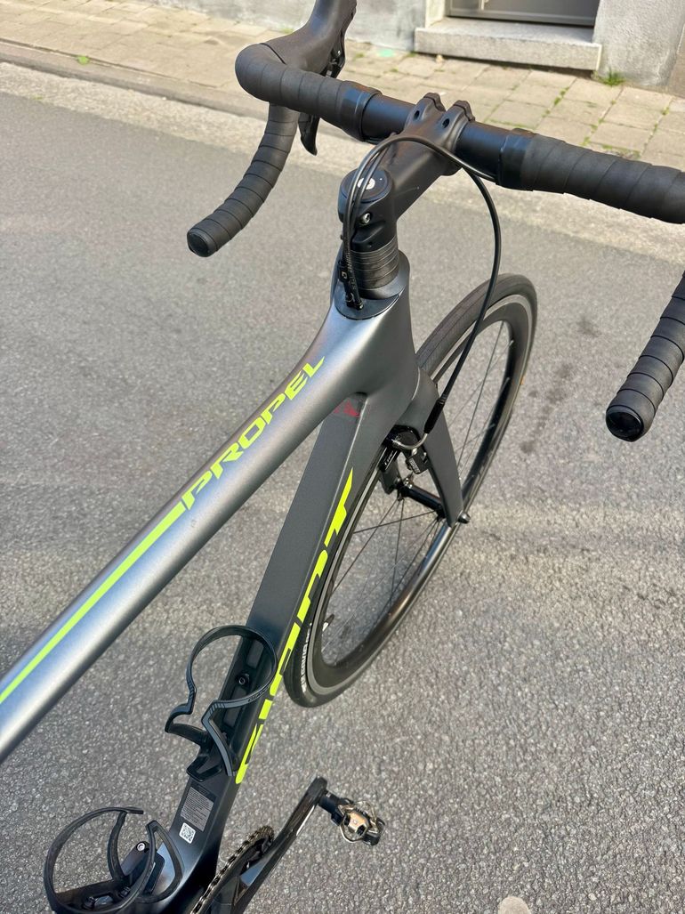 Used Giant Propel Advanced 2 2020 2020 Road & Gravel, Light Gray — image 5 of 8