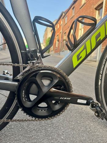 Used Giant Propel Advanced 2 2020 2020 Road & Gravel, Light Gray — image 4 of 8