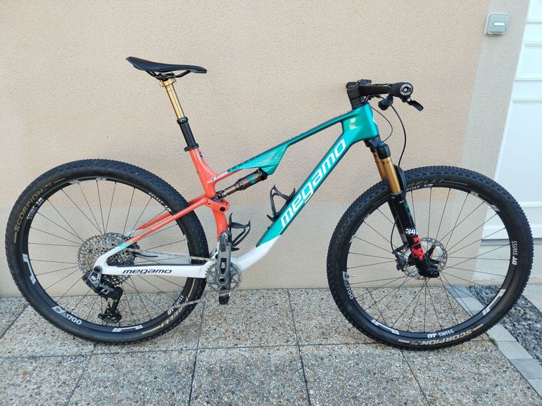 Used Megamo TRACK R120 ELITE 05 BUFF-MEGAMO EDITION 2023 2023 Mountainbike, White — image 1 of 3