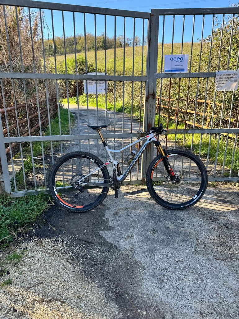 Used Scott Spark 900 Premium 2019 2019 Mountainbike, Light Gray, 29 — image 5 of 9