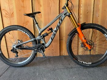 Used Pivot Phoenix 29 Pro Saint 2020 2020 Mountainbike, Light Gray, 29 — image 3 of 3