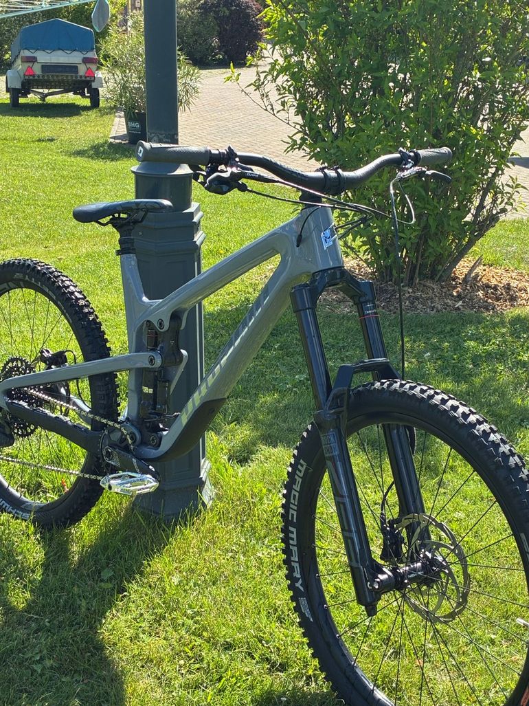 Used Propain SPINDRIFT 4 CF 27.5 Start 2024 2024 Mountainbike, Light Gray, 27.5 — image 1 of 9
