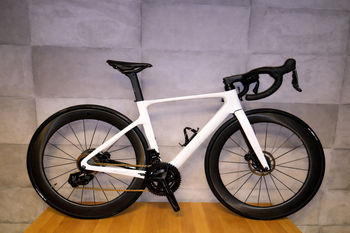 Used Cannondale SystemSix Hi-MOD Red eTap AXS 2026 2026 Road & Gravel, White — image 2 of 7