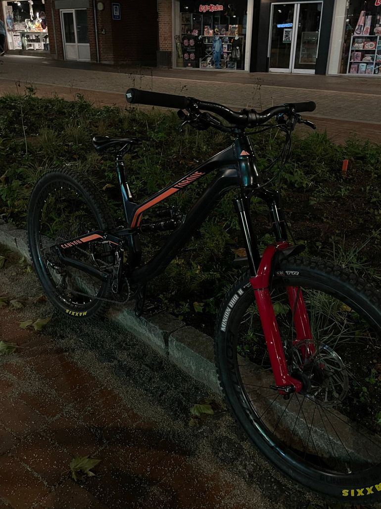 Used Canyon Torque AL 6.0 2019 2019 Mountainbike, Black, 27.5 — image 8 of 9