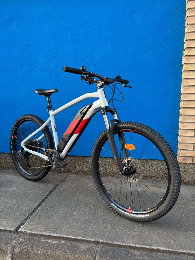 Used ROCKRIDER 27.5" E-ST 100 ELECTRIC MOUNTAIN BIKE 2021 2021 Mountainbike, White, 27.5 — image 1 of 8