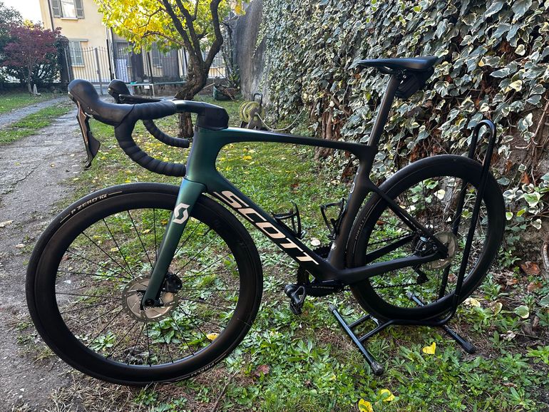 Used Scott Foil RC 30 2022 2022 Road & Gravel, Green — image 1 of 4