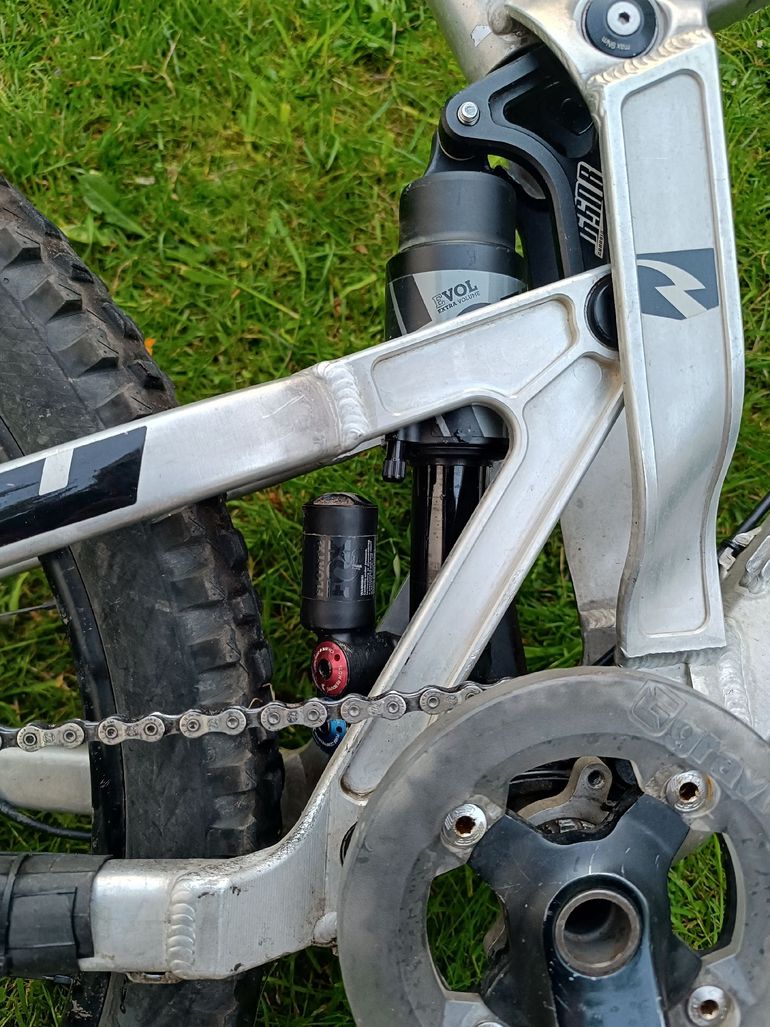 Used Propain Rage Other 2017 Mountainbike, Light Gray — image 7 of 8