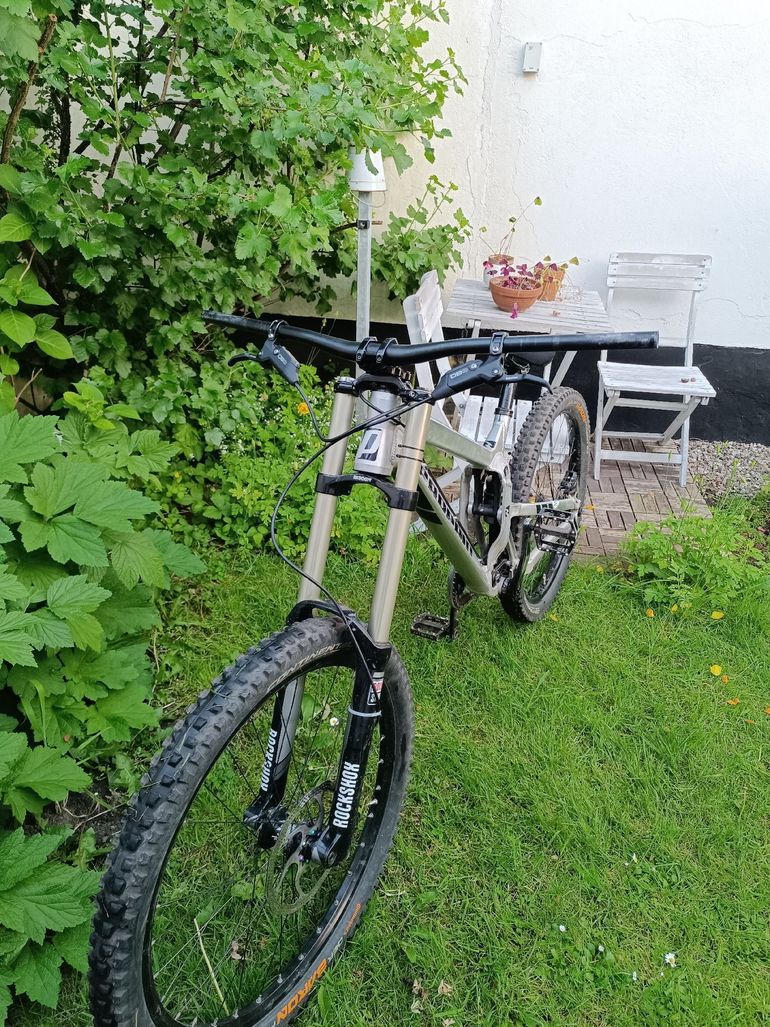 Used Propain Rage Other 2017 Mountainbike, Light Gray — image 2 of 8