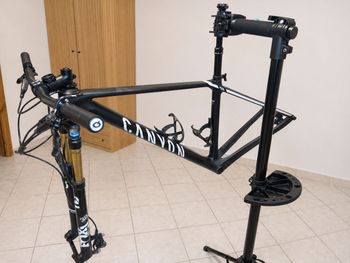 Used Canyon Exceed CF SLX 2023 Frameset 2023 Mountainbike, Black, 29 — image 2 of 5