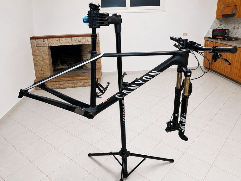 Used Canyon Exceed CF SLX 2023 Frameset 2023 Mountainbike, Black, 29 — image 1 of 5