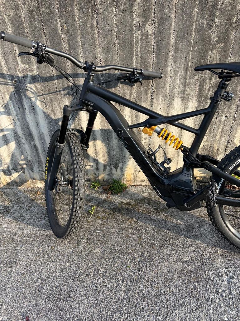 Used Specialized Turbo Kenevo Expert 6Fattie 2018 2018 Mountainbike, Black, 27.5 — image 5 of 11