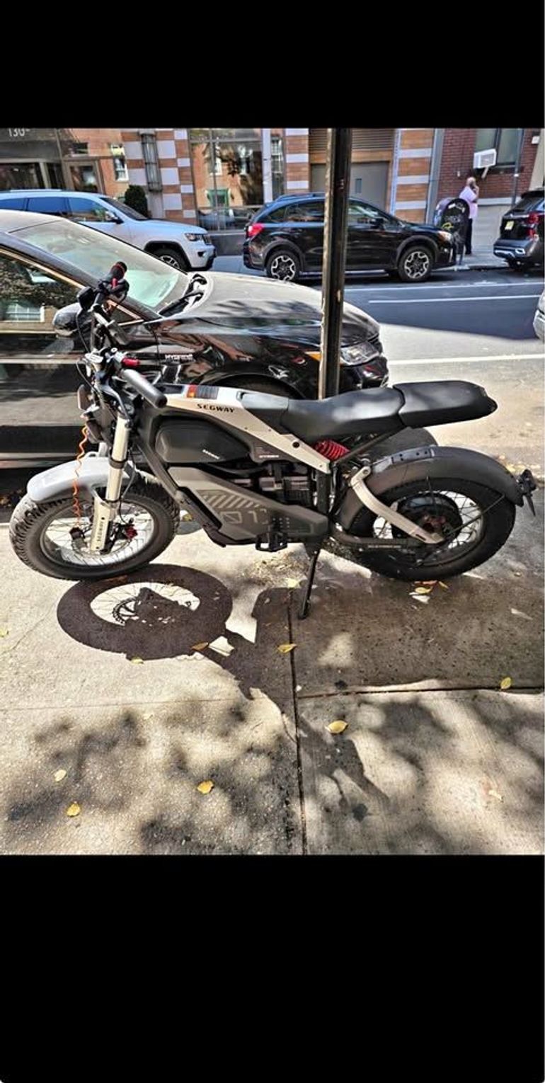 Used Segway Xyber 2025 2025 Urban, White — image 2 of 3
