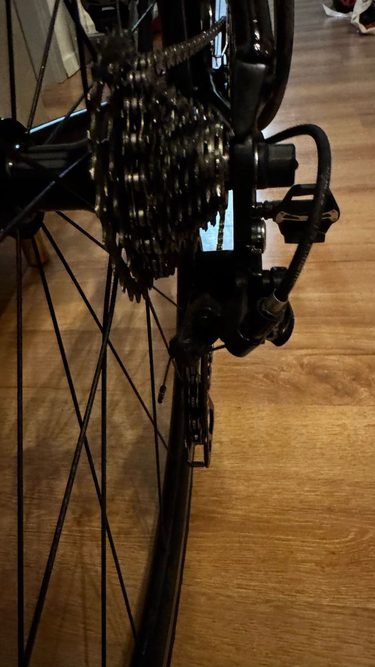 Used Specialized Allez Shimano 105 2022 Road & Gravel, Black — image 11 of 11