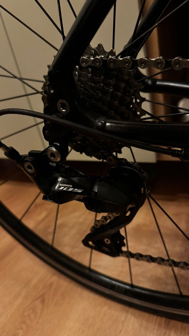 Used Specialized Allez Shimano 105 2022 Road & Gravel, Black — image 8 of 11