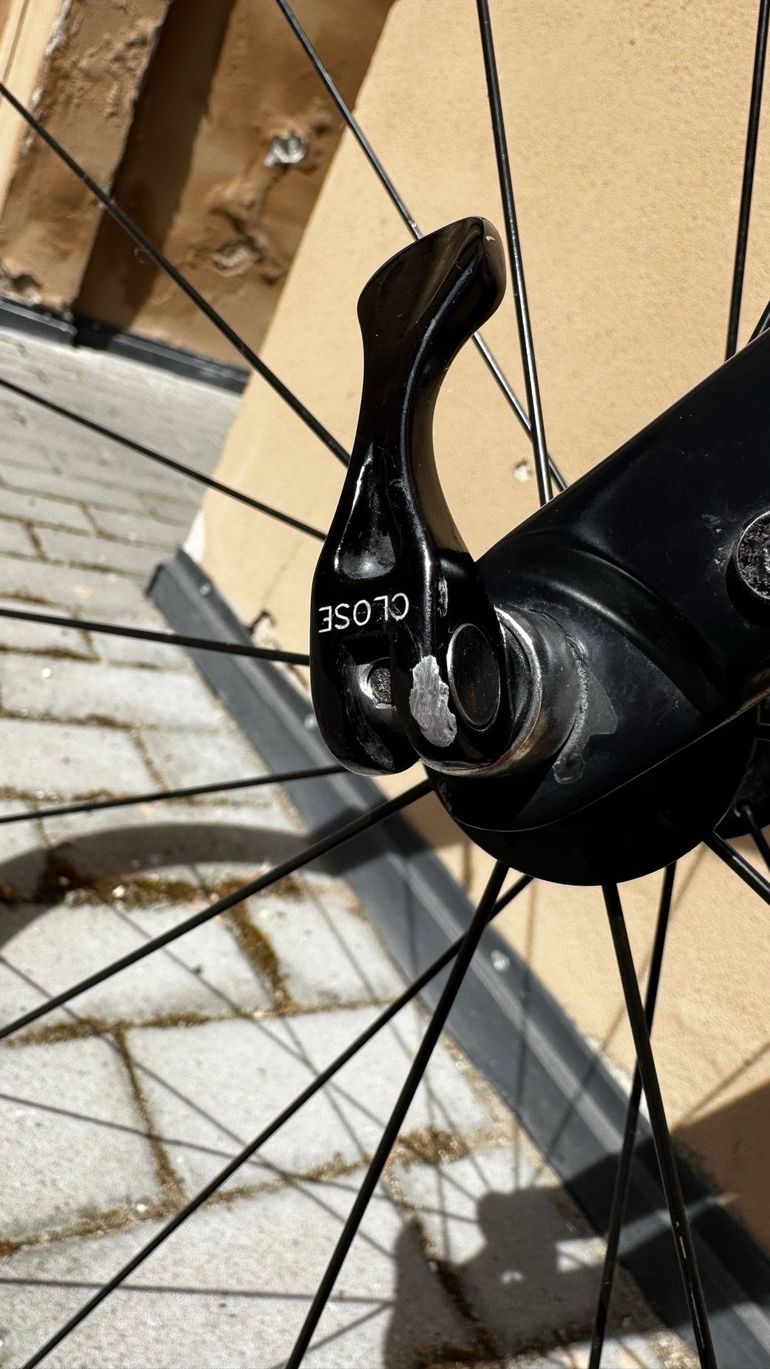 Used Specialized Allez Shimano 105 2022 Road & Gravel, Black — image 5 of 15
