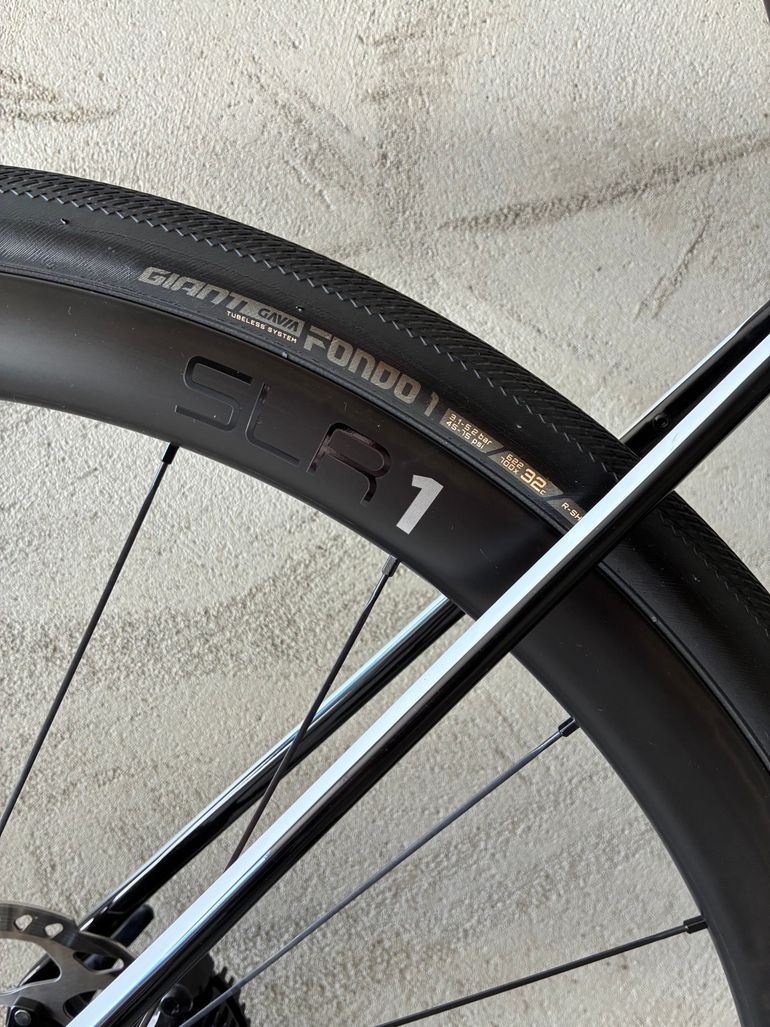 Used Giant Defy Advanced Pro 1 2024 2024 Road & Gravel, White — image 6 of 9