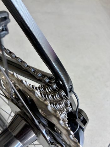 Used Giant Defy Advanced Pro 1 2024 2024 Road & Gravel, White — image 8 of 9