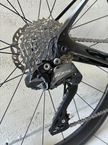 Used Giant Defy Advanced Pro 1 2024 2024 Road & Gravel, White — image 4 of 9
