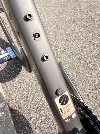 Used Canyon Aeroad CFR Disc AXS 2022 2022 Road & Gravel, Black — image 7 of 15