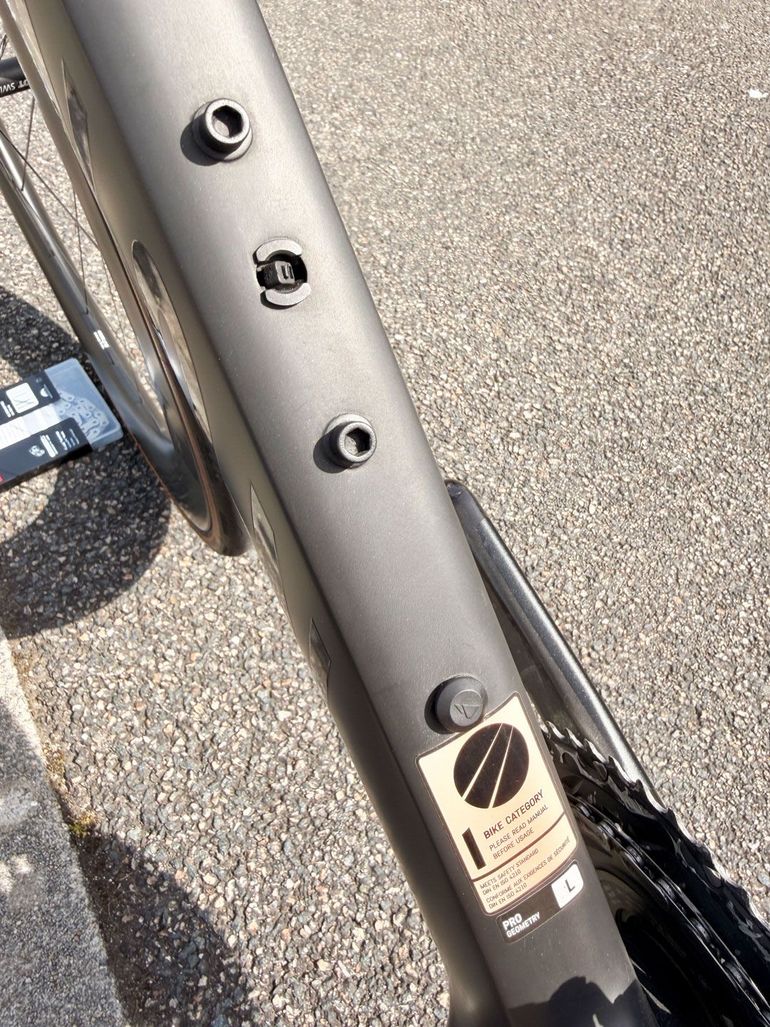 Used Canyon Aeroad CFR Disc AXS 2022 2022 Road & Gravel, Black — image 7 of 15