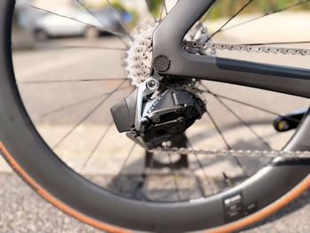 Used Canyon Aeroad CFR Disc AXS 2022 2022 Road & Gravel, Black — image 4 of 15