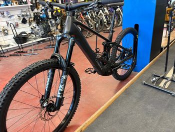 Used Orbea WILD M10 2024 2024 Mountainbike, Black, 29 — image 3 of 12