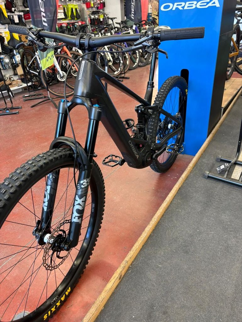 Used Orbea WILD M10 2024 2024 Mountainbike, Black, 29 — image 12 of 12