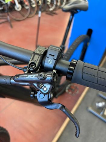 Used Orbea WILD M10 2024 2024 Mountainbike, Black, 29 — image 4 of 12