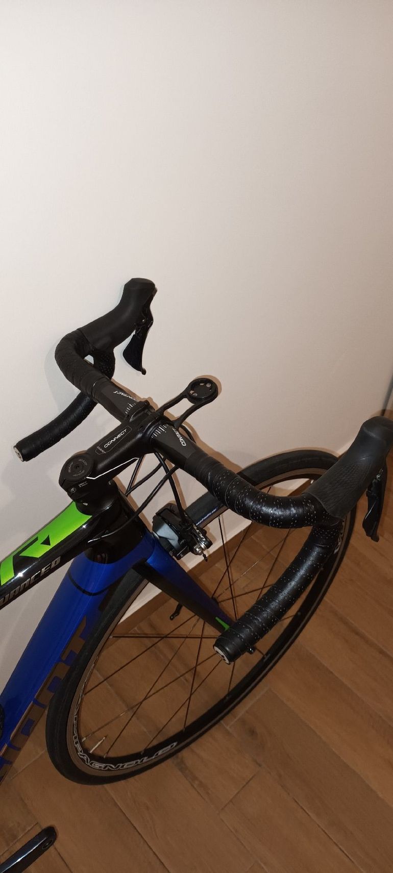 Used Giant TCR Advanced Pro 1 2019 2019 Road & Gravel, Black — image 7 of 9