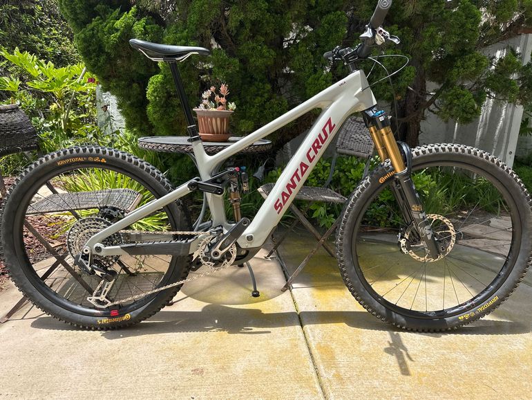 Used Santa Cruz Vala XX AXS RSV / Carbon CC 2025 2025 Mountainbike, Light Gray, 29, 27.5 — image 1 of 4
