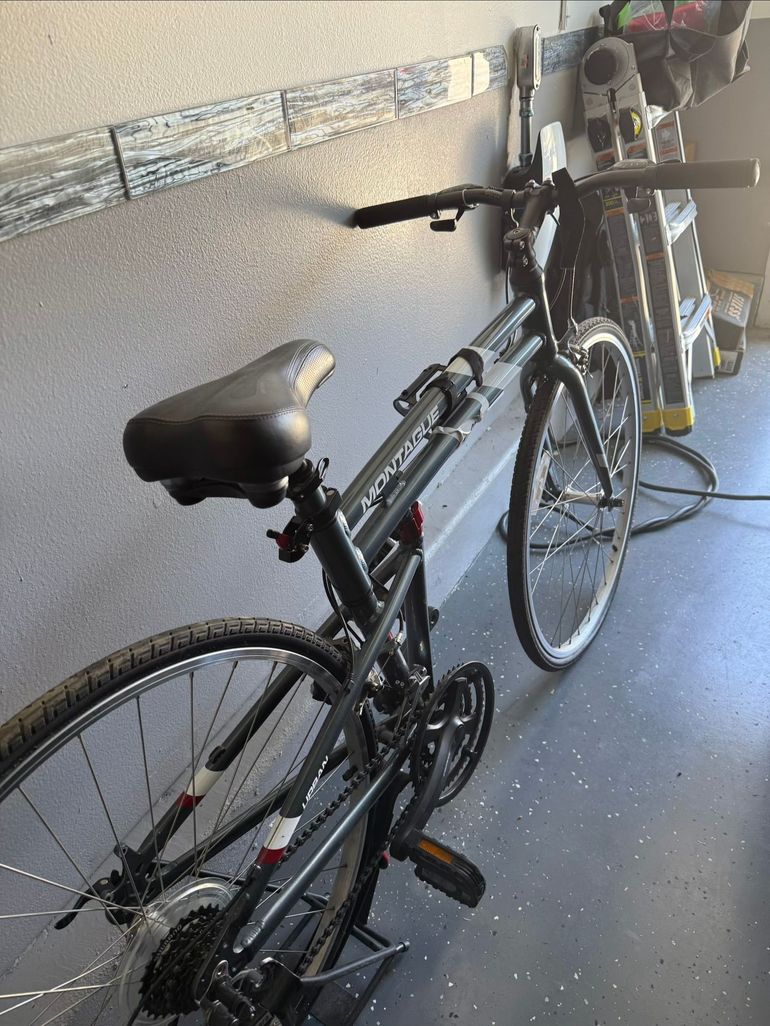 Used Montague Urban Road Bike 2023 Urban, Blue — image 2 of 4
