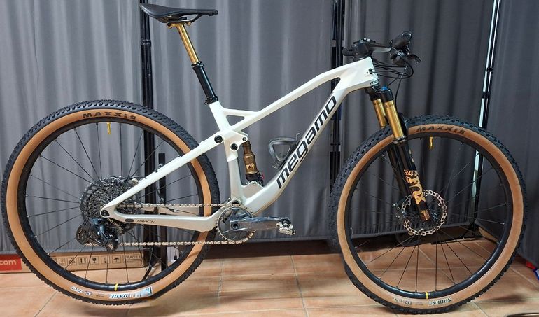 Used Megamo Track SRAM GX Eagle AXS 2022 Mountainbike, White — image 1 of 3
