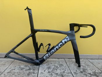Used Bianchi Oltre XR4 - Frame Kit 2022 Frameset 2022 Corsa & gravel