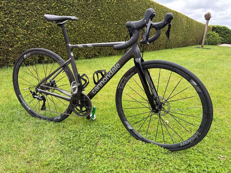 Used Cannondale Caad Shimano 105 2023 Road & Gravel, Light Gray — image 1 of 9